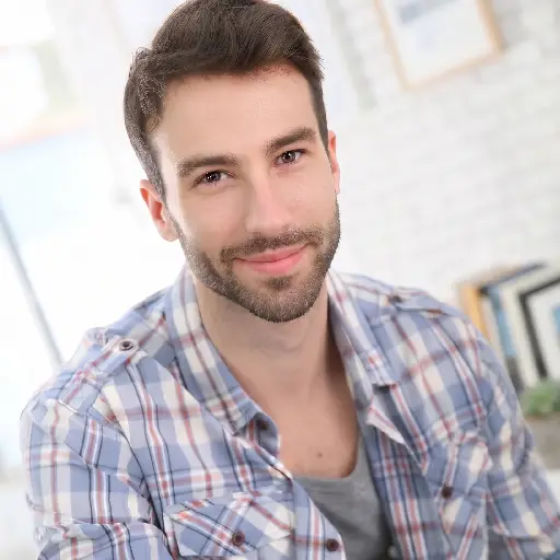 Alejandro V.